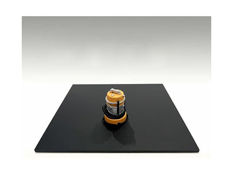 American Diorama Detail Masters Figure 6 (Wet/Dry Vac) for 1/18 Scale Models