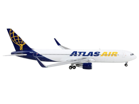 Boeing 767-300ER Commercial Aircraft Atlas Air White and Blue 1/400 Diecast Model Airplane by GeminiJets