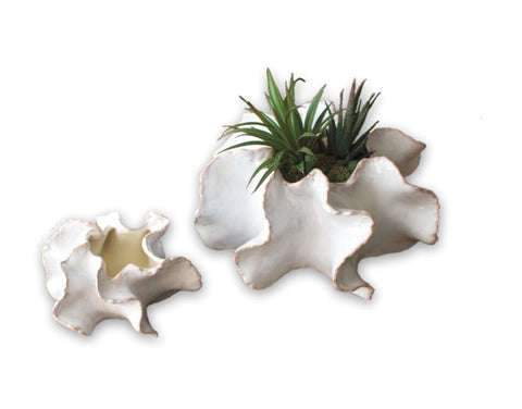Kalalou CHN1123 Ceramic Shell Vase - Shell Pot and Sea Shell Flower Pot - Shell Planter for Succulents - Set of 2 - White - 10 x 5.5 and 7 x 3.5 inches