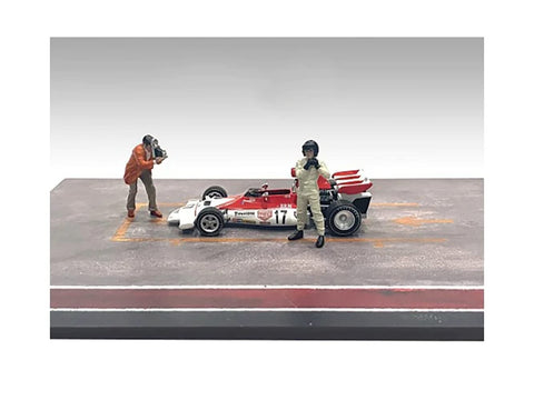American Diorama Race Day Two Diecast Figures Set 2 for 1/43 Scale Models