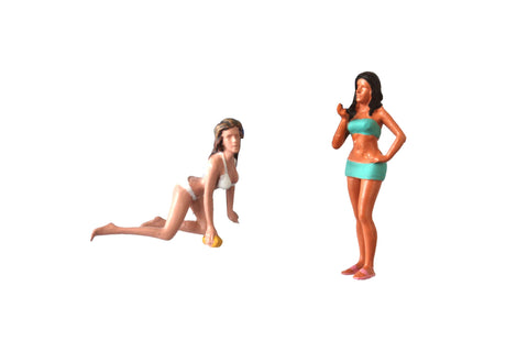 American Diorama Car Wash Girls Set 1 Dorothy and Barbara 2 Piece Figure for 1/43 Scale Models