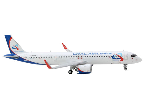 GeminiJets GJSVR2195 Ural Airlines Airbus A321neo RA-73800; Scale 1:400