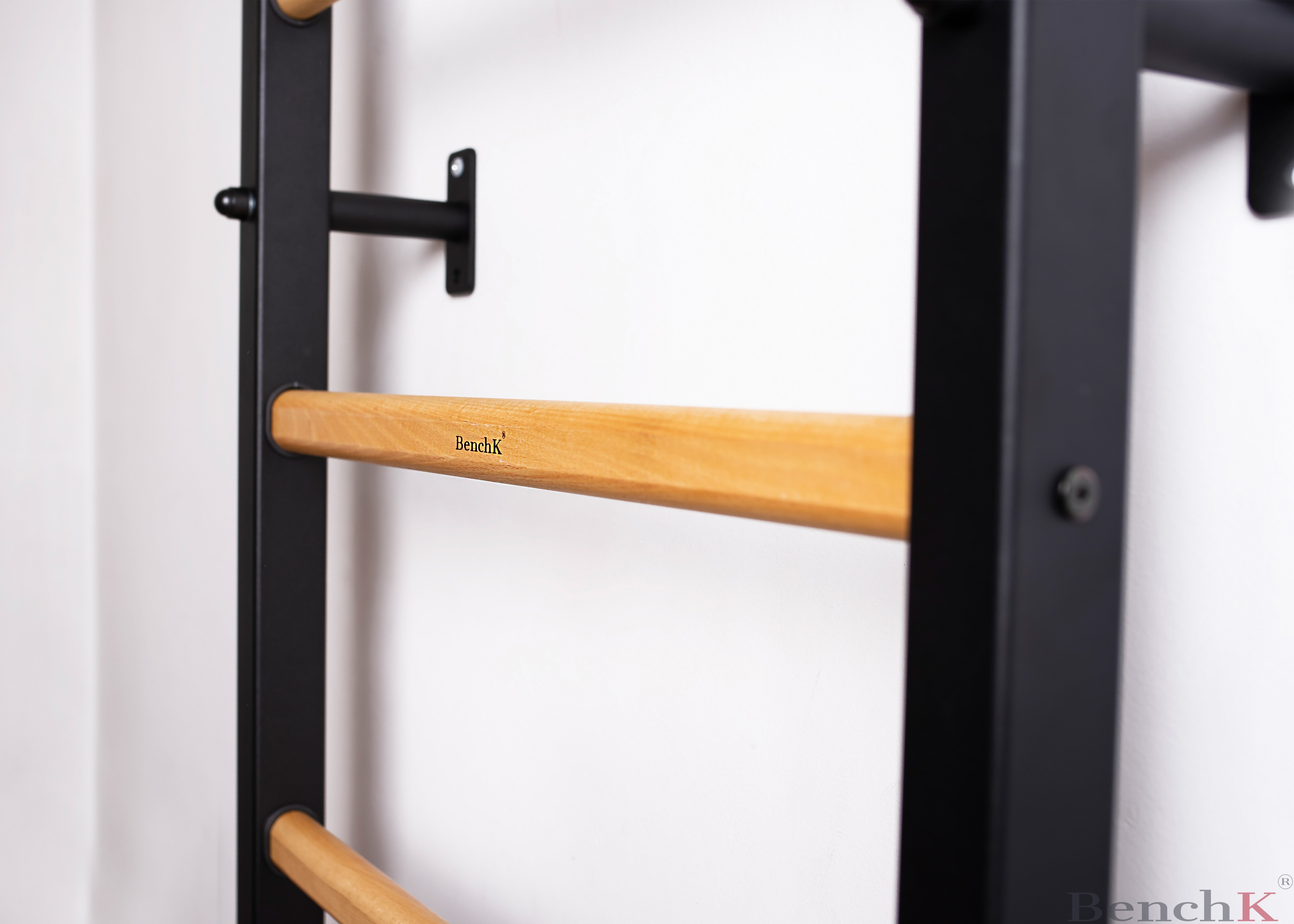 BenchK 700B wall bars