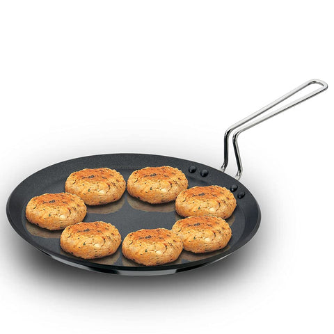 Hawkins Futura 30 cm Flat Tava, Non Stick Tawa with Stainless Steel Handle, Tawa with Rim, Pancake Pan, Flat Pan, Black (NFT30)
