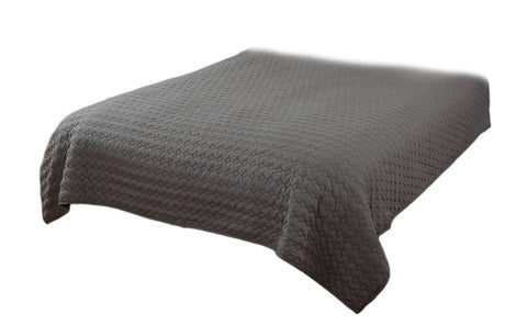 Rizzy Home | BT1801 | Polyester Quilt | 90"x92" Gray/Neutral/ Geometrical