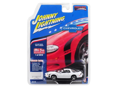 Johnny Lightning 2002 Chevrolet Camaro ZL1 427 Arctic White with Black Stripes Muscle Cars USA Limited Edition to 2016 pieces Worldwide 1/64 Diecast Model Car