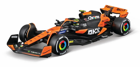Bburago 1:43 Scale 2024 Race McLaren MCL38 Die-Cast Formula Vehicle with Helmet, Norris #4