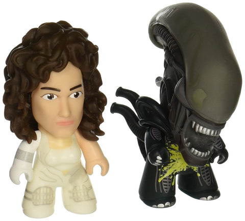Alien Titans Ripley and Xenomorph 3-Inch Mini-Figure 2-Pack