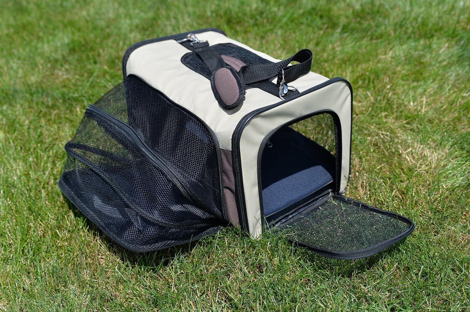 Armarkat Pet Carrier PC102R