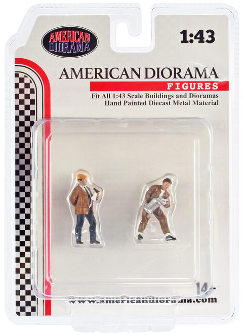 American Diorama Race Day (Set of 2) Diecast Figures for 1/43 Scale Models AD-38362 - Set 4