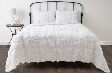 Rizzy Home | BT1081 | Polyester Quilt | 68"x86" Light Blue Solid
