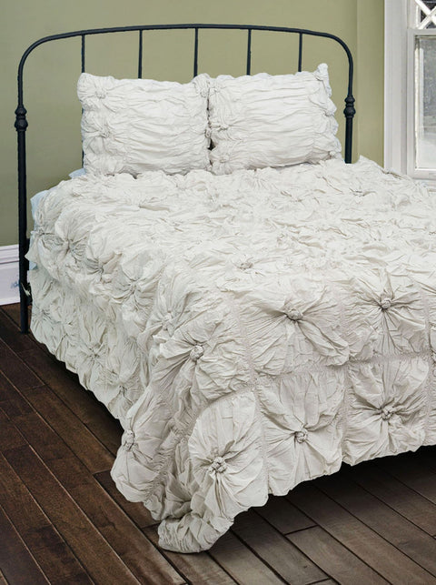 Rizzy Home | BT1391 | Polyester Comforter | 68"x86" Brown/Neutral/Gray Solid
