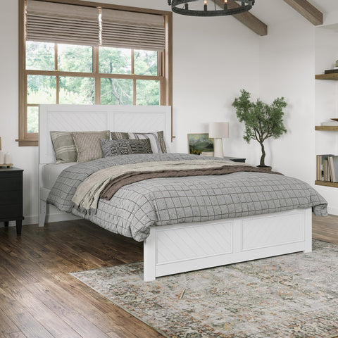 AFI, Canyon Queen Platform Bed with Matching Footboard, White