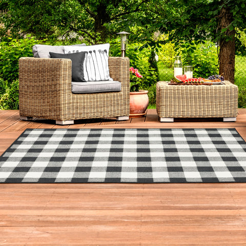 Oriental Weavers Marina Indoor/Outdoor Rug - 1932K - 1'9" x 3'9" - in Black/Ivory - Classic Casual Style, Water, Stain and Fade Resistant, Hose Clean, Patio, Outdoor Living Area Rug