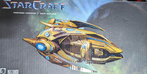 Dark Horse Deluxe Starcraft: Protoss Carrier Ship 7" Replica