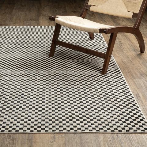Oriental Weavers Hunter HNT02 - Machine-Woven Area Rug - 2'3" x 7'6" - in Black/Ivory - Modern Style Hallway, Entryway, Kitchen, Bathroom Rug