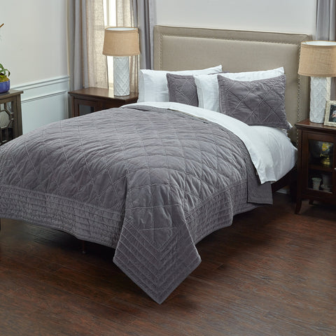 Rizzy Home | BQ4192 | Polyester Quilt | 106"x92" Gray/Black/Nuetral Solid