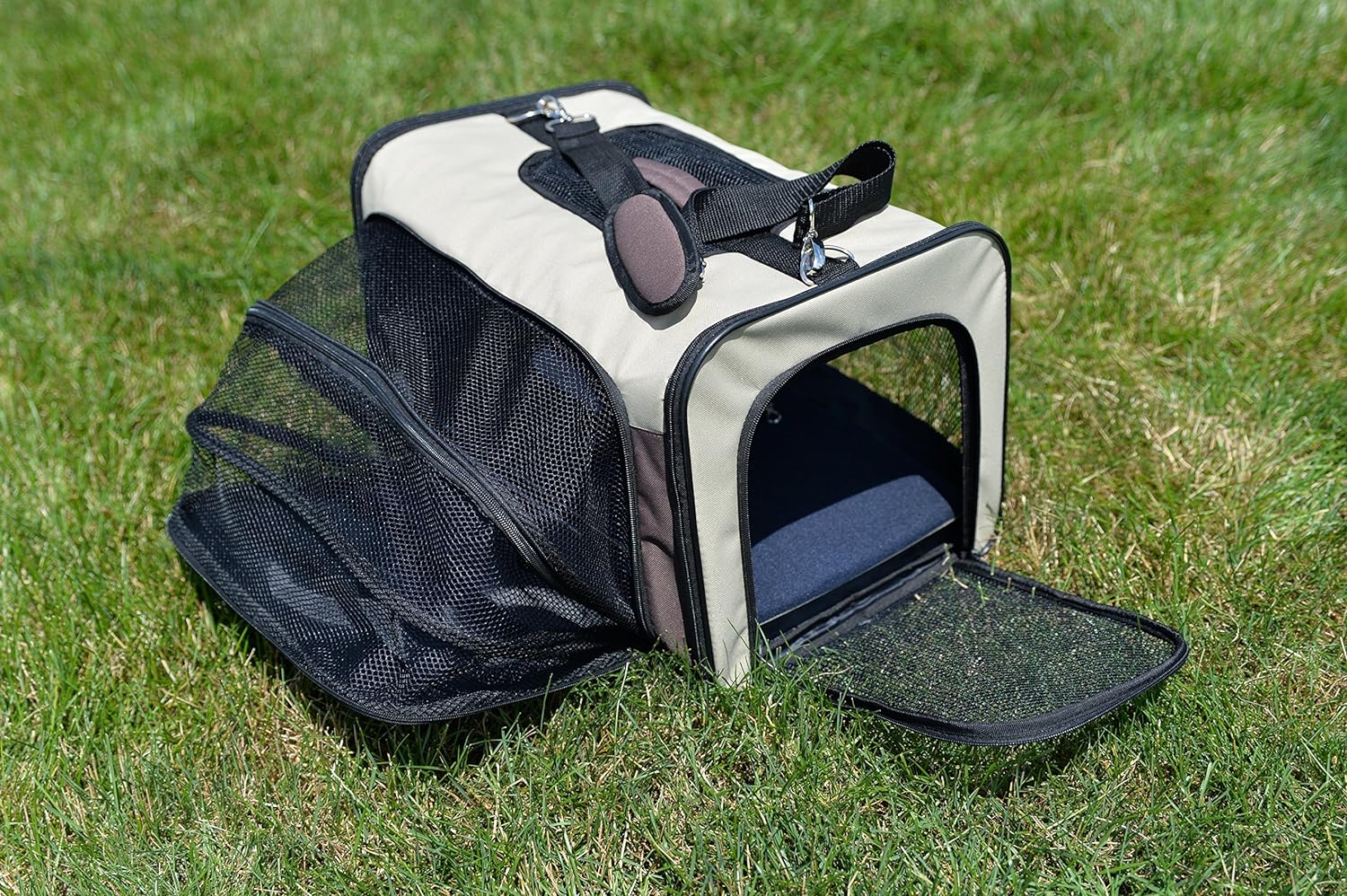 Armarkat Pet Carrier PC102R