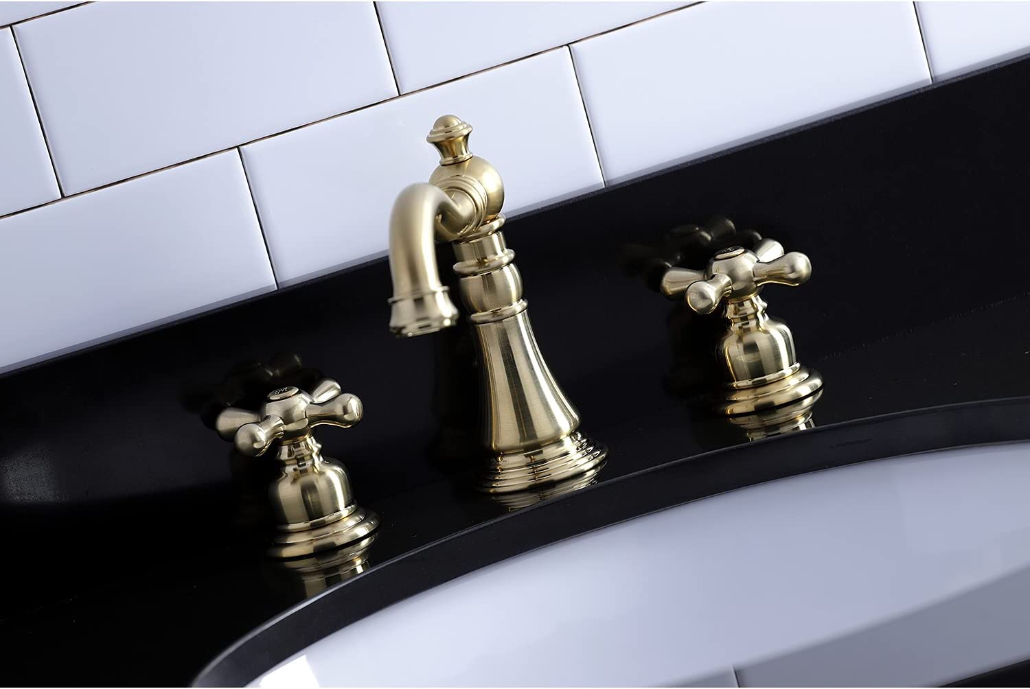Fauceture FSC1973AX American Classic 8 in. Widespread Bathroom Faucet, Brushed Brass
