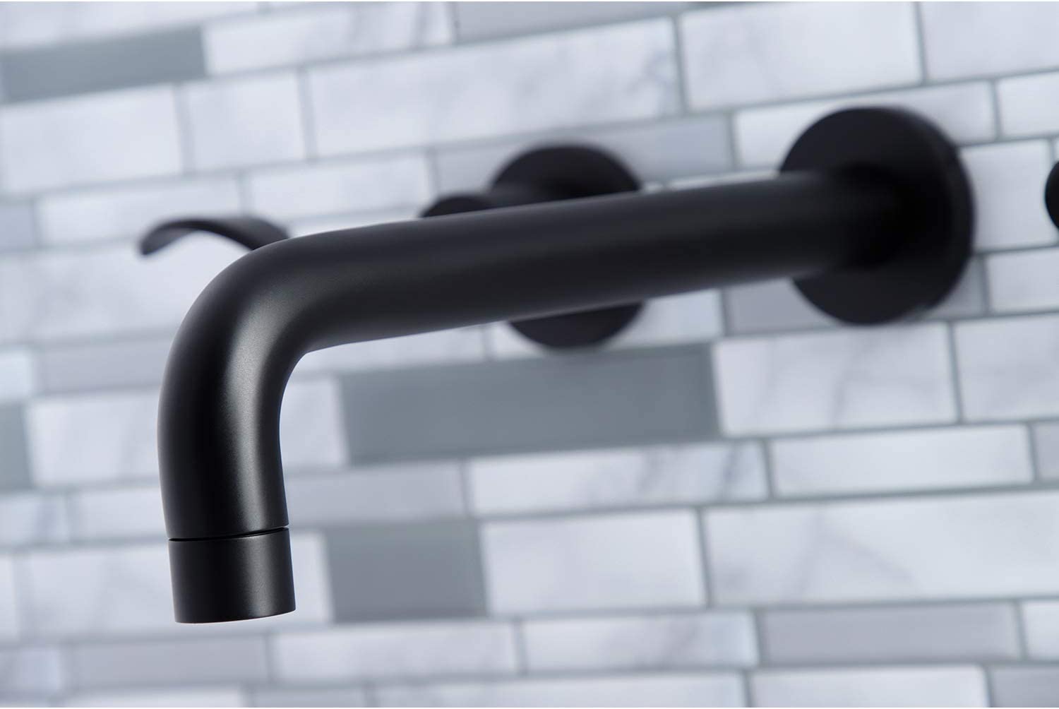 Kingston Brass KS8020DFL NuWave Roman Tub Faucet, Matte Black