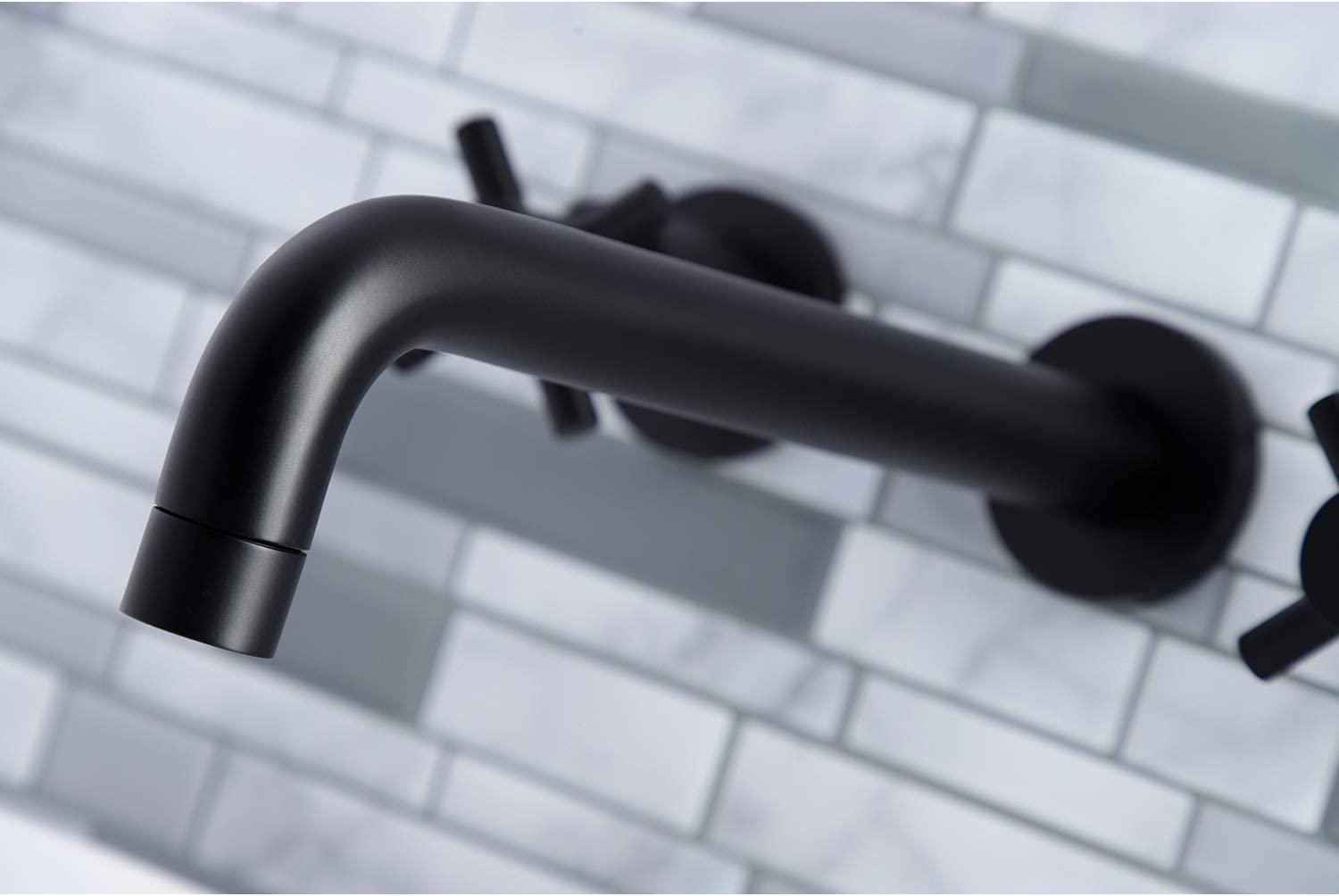 Kingston Brass KS8020DX Concord Roman Tub Faucet, Matte Black