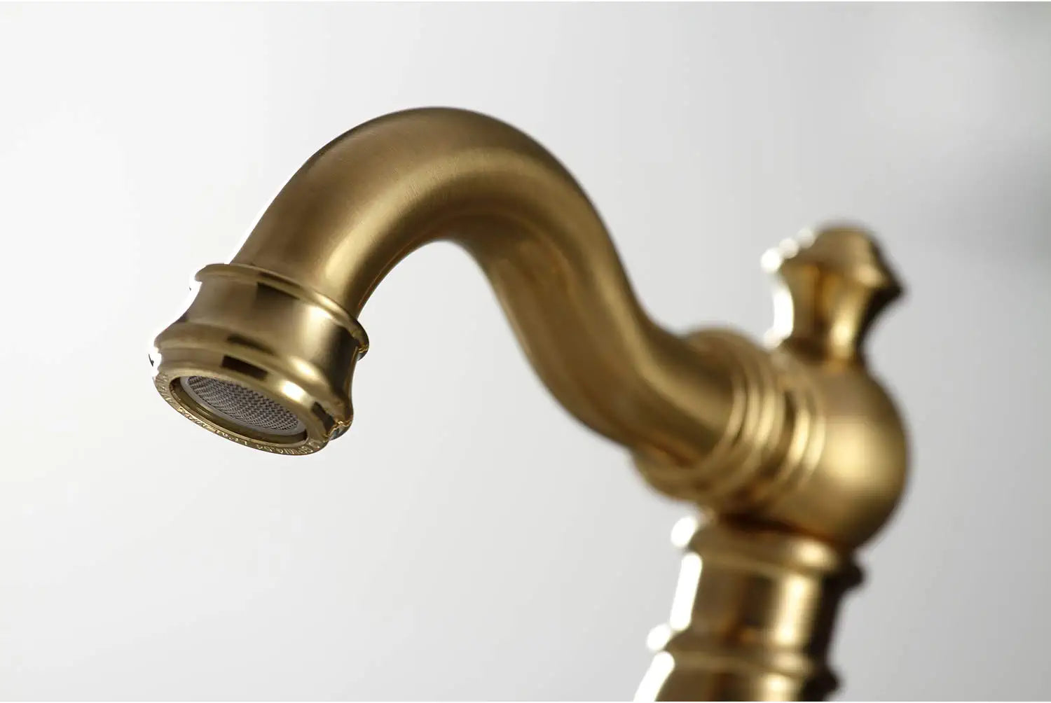 Fauceture FSC1973PX American Classic 8 in. Widespread Bathroom Faucet, Brushed Brass