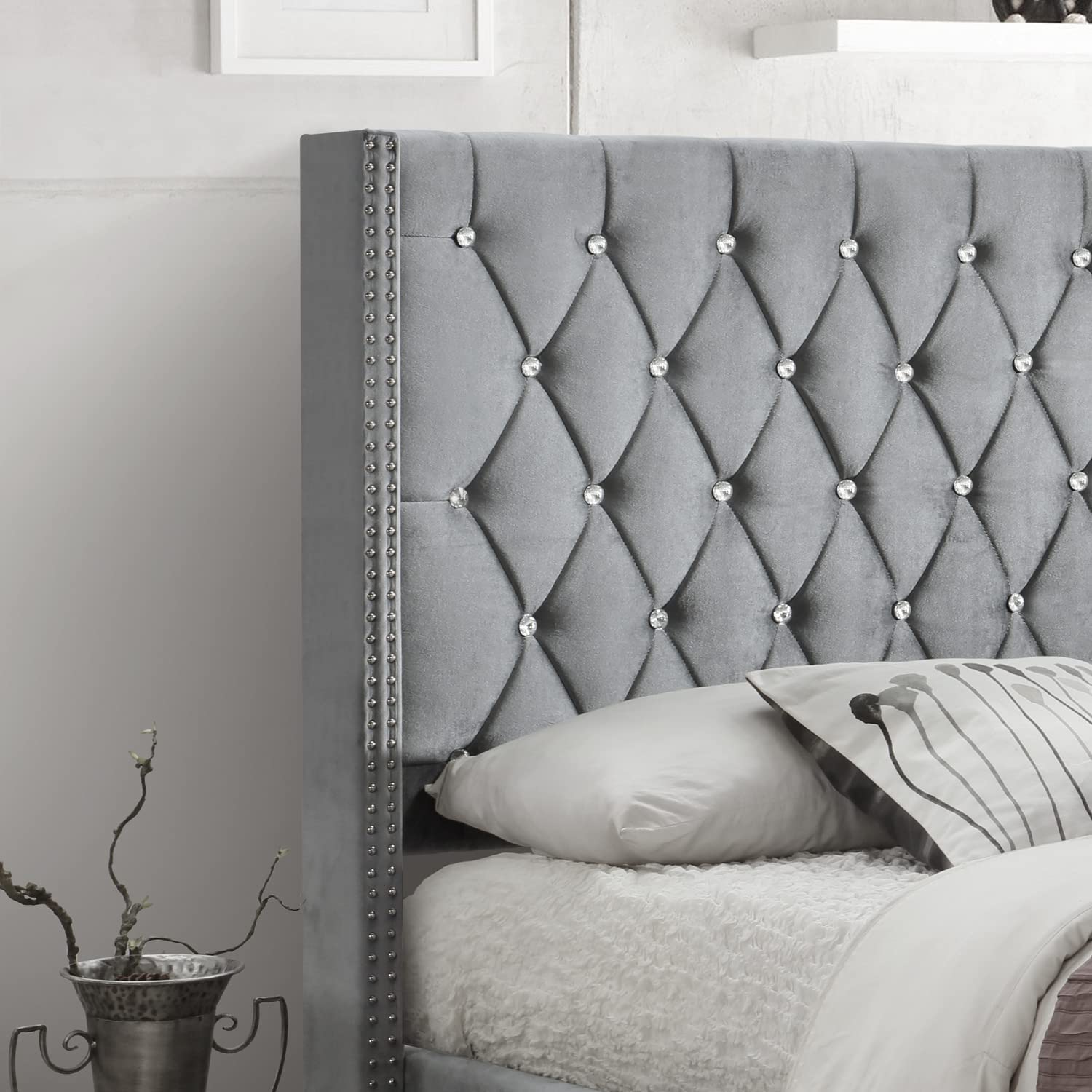 Better Home Products Alexa Velvet Upholstered Full Platform Bed in Gray