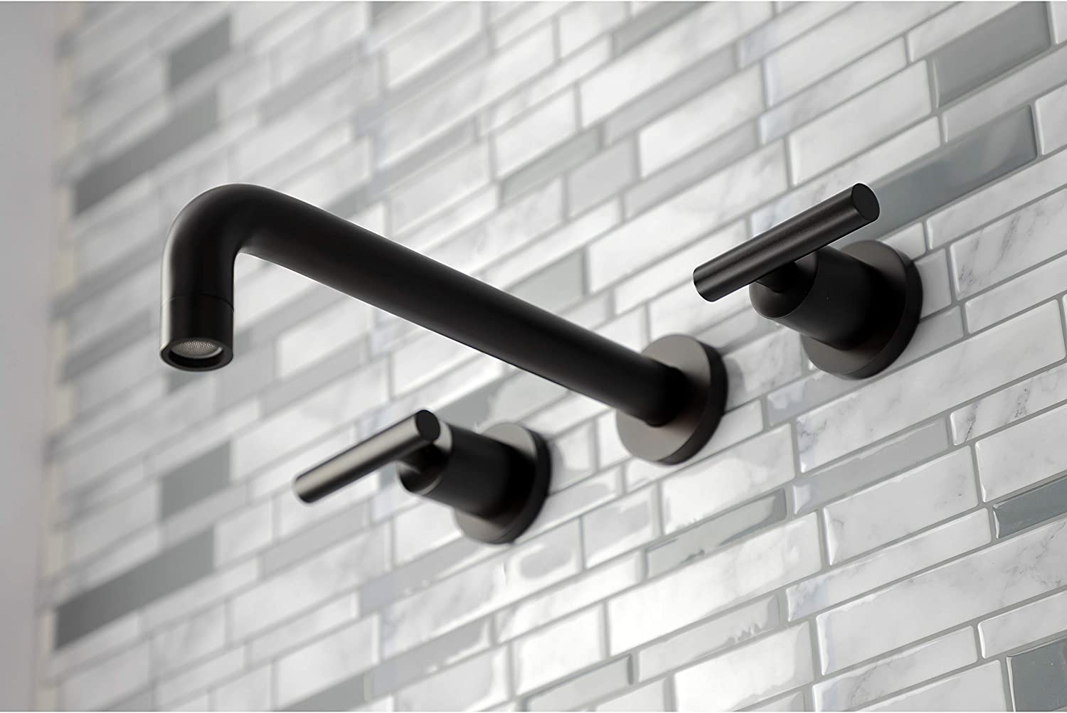 Kingston Brass KS8025CML Manhattan Tub Faucet, Oil Rubbed Bronze