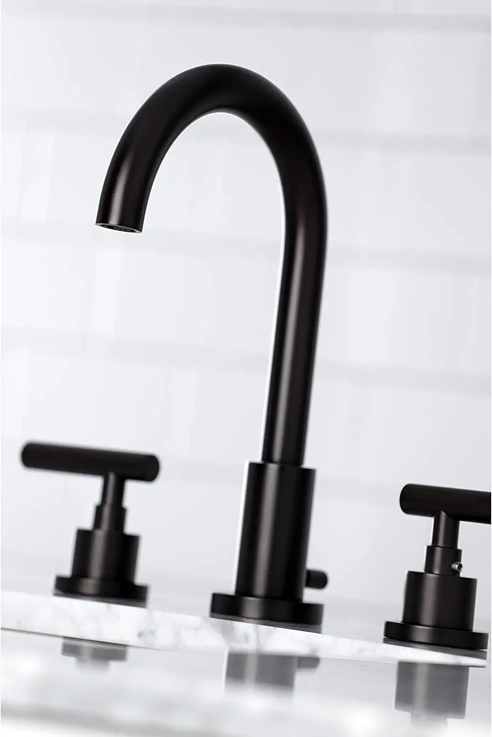 Kingston Brass FSC8925CML Manhattan Widespread Bathroom Faucet, Oil Rubbed Bronze