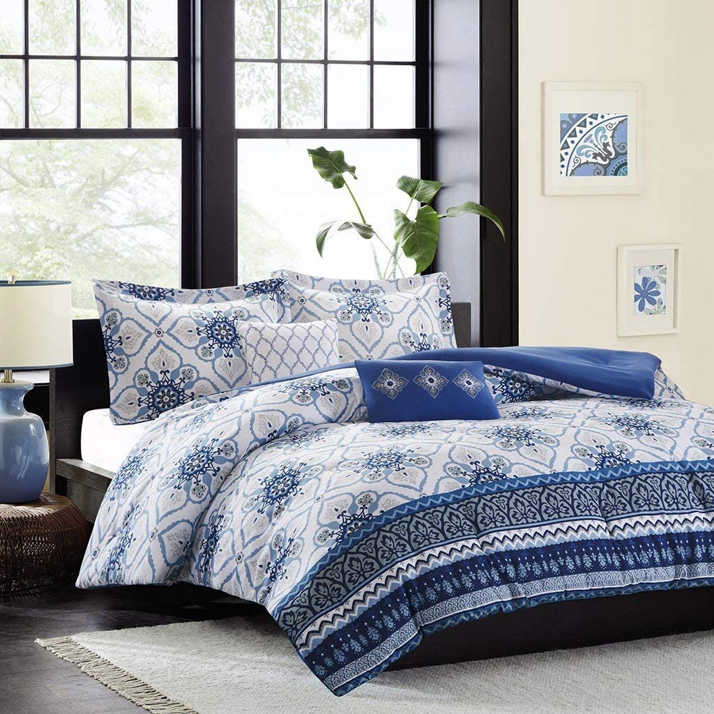 Intelligent Design Cassy Comforter Set Twin/Twin XL Size - Blue, White, Damask ‚Äì 4 Piece Bed Sets ‚Äì Ultra Soft Microfiber Teen Bedding for Girls Bedroom
