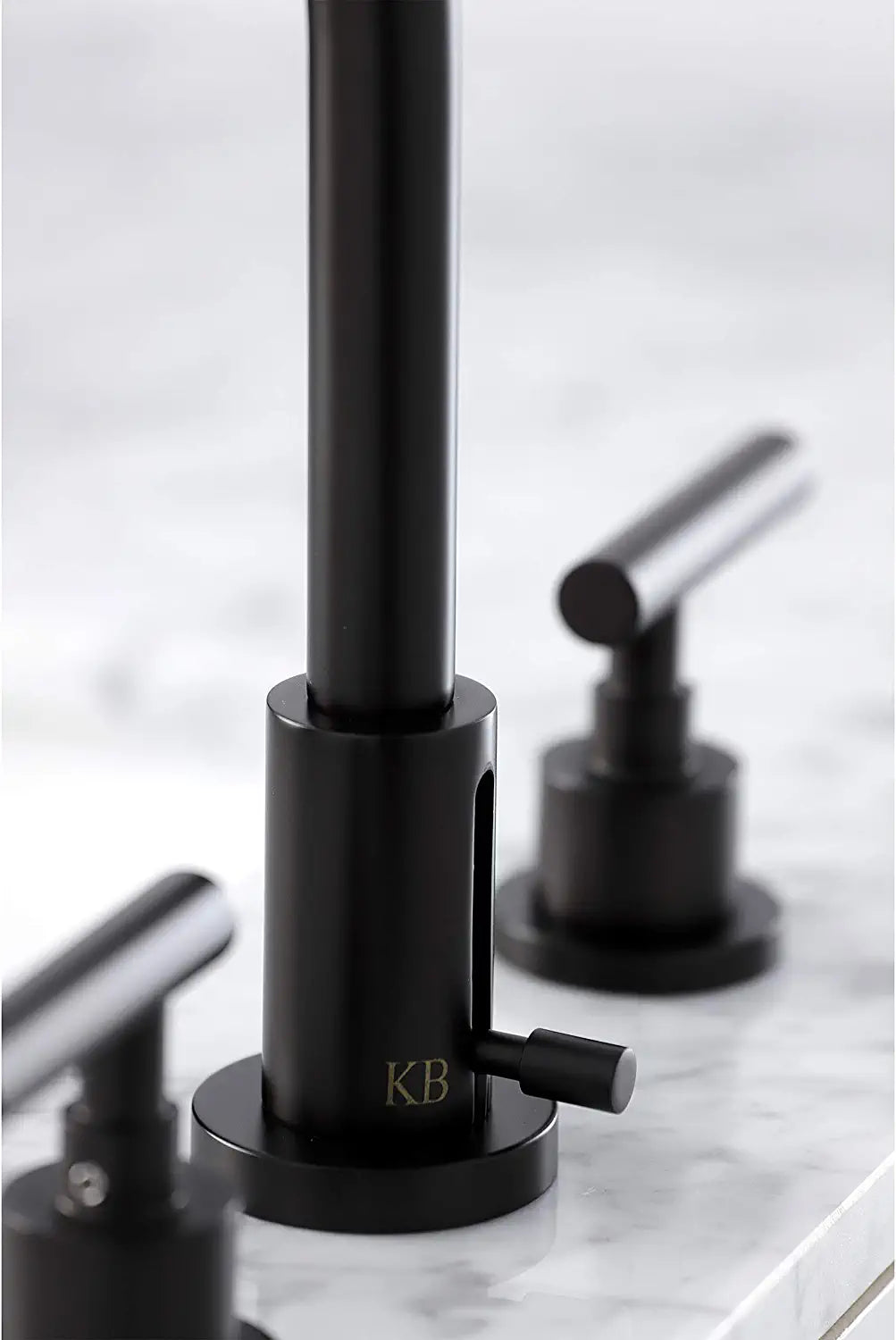 Kingston Brass FSC8935CML Manhattan Widespread Bathroom Faucet, Oil Rubbed Bronze