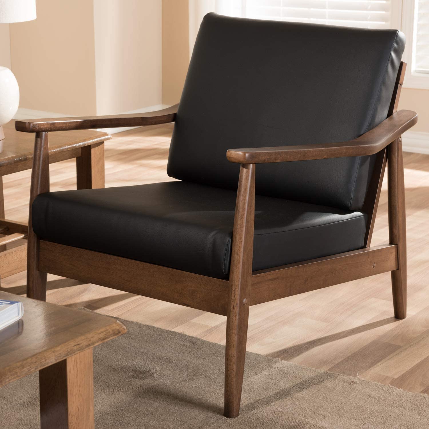 Baxton Studio Venza Mid-Century Modern Walnut Wood Black Faux Leather Lounge Chair/Mid-Century/Black/Walnut Brown/Faux Leather/Rubber Wood