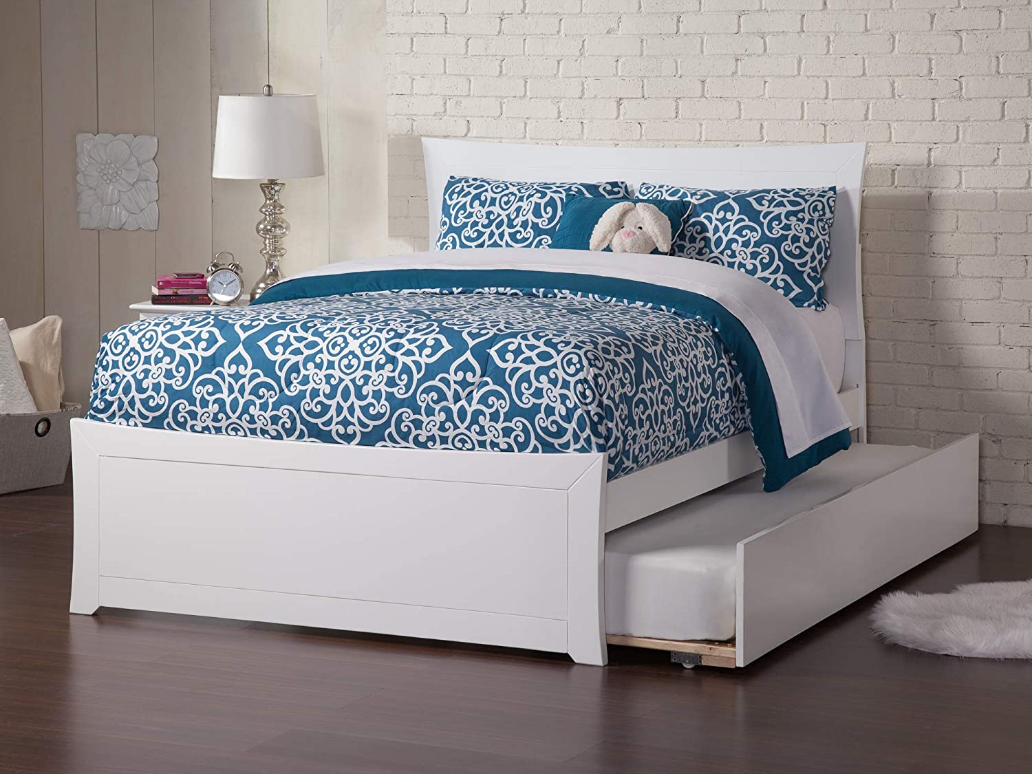 Metro Full Platform Bed with Matching Footboard and Turbo Charger with Twin Size Urban Trundle in White