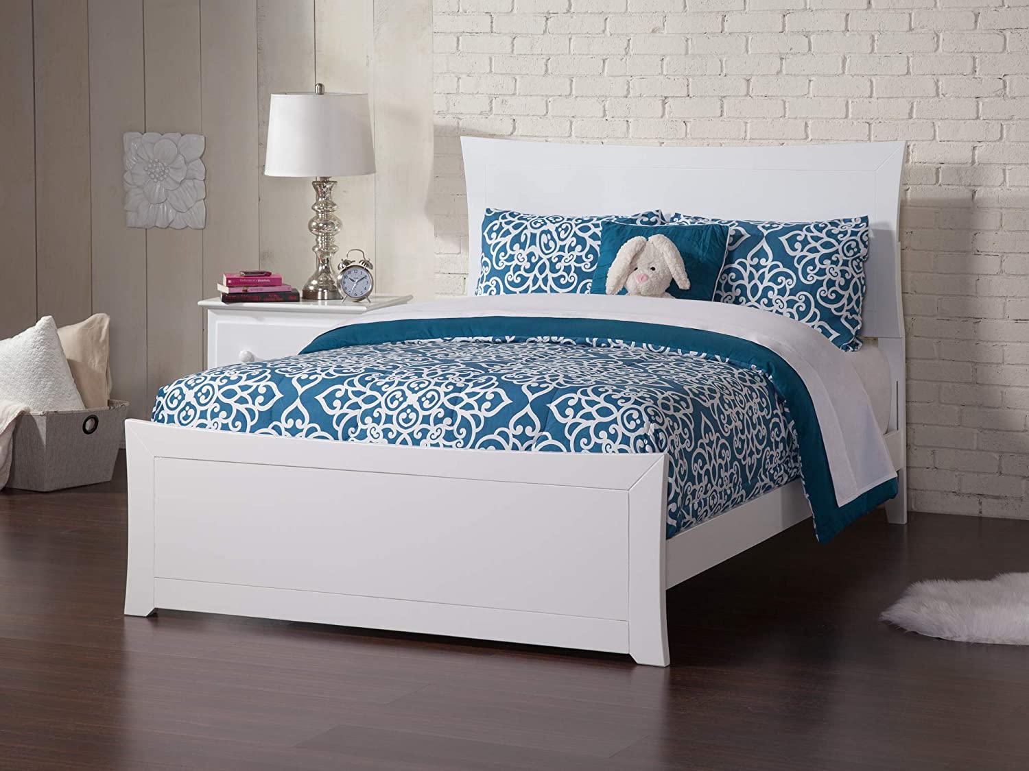 Metro Full Traditional Bed with Matching Footboard and Turbo Charger in White