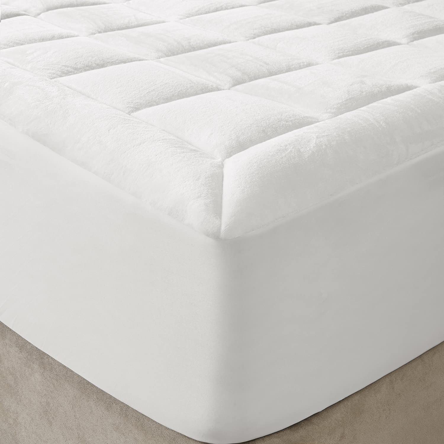 Madison Park Cloud Soft Overfilled Plush Bed Protector Waterproof Mattress Cover California King White (MP16-3149)