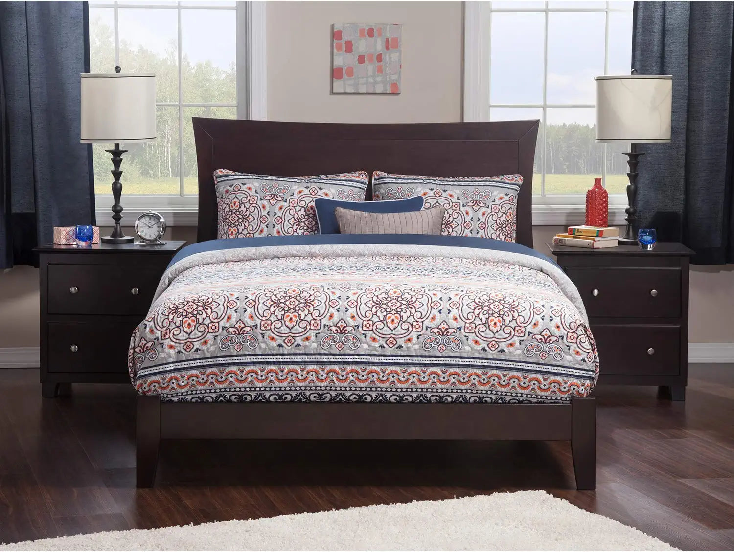 Atlantic Furniture Metro Queen Traditional Bed in Espresso