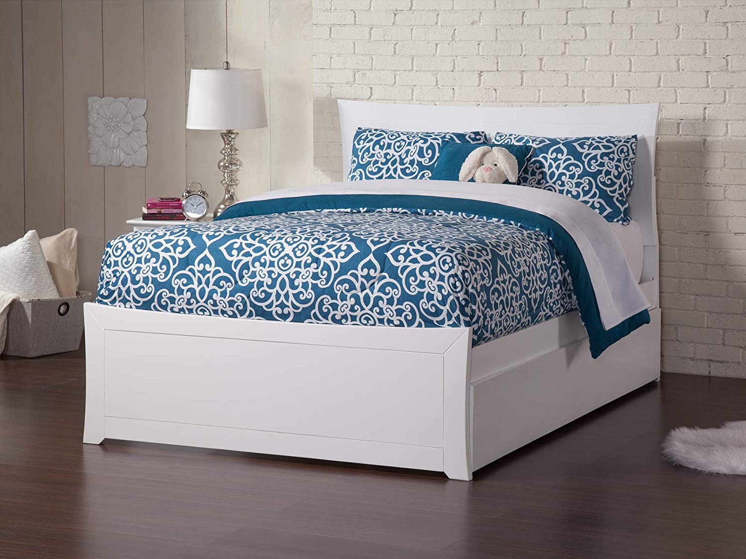 Metro Full Platform Bed with Matching Footboard and Turbo Charger with Twin Size Urban Trundle in White