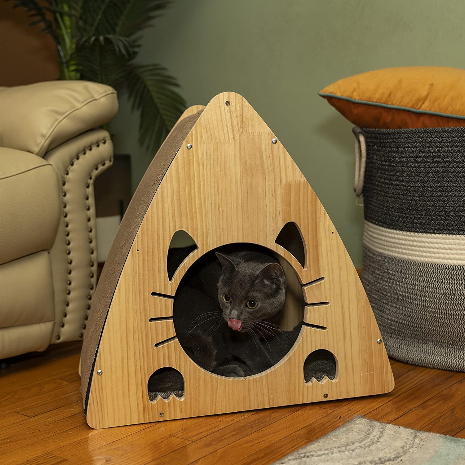 Armarkat Real Wood Medium Triangular Natural Solid Wood Cat Condo S2106