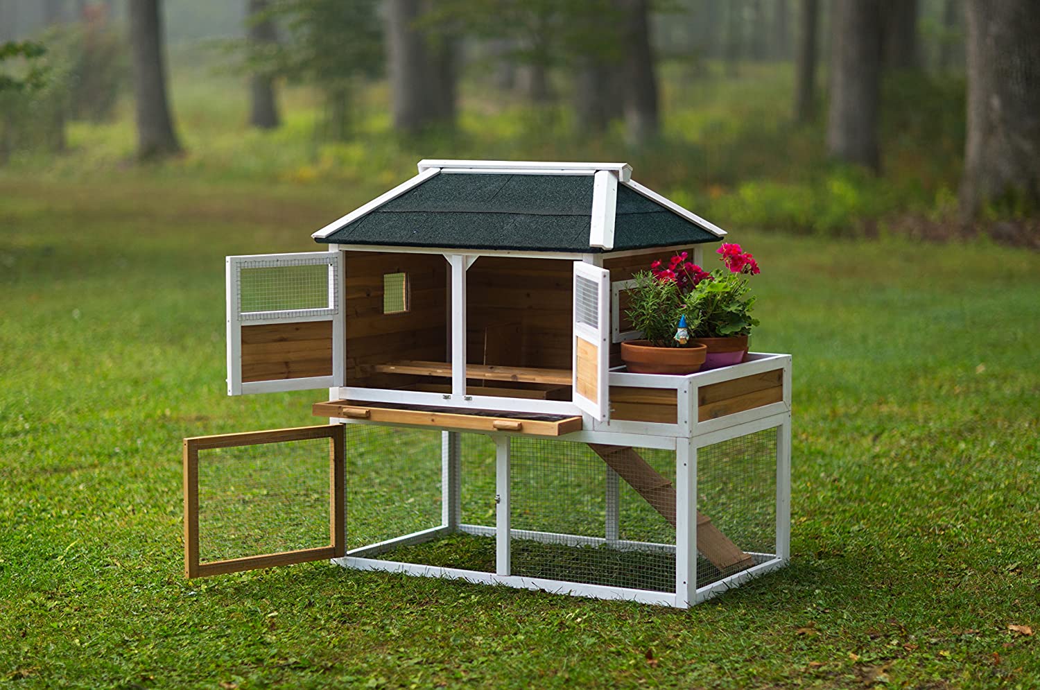 Prevue Pet Products 4701 Chicken Coop with Herb Planter, Natural/White